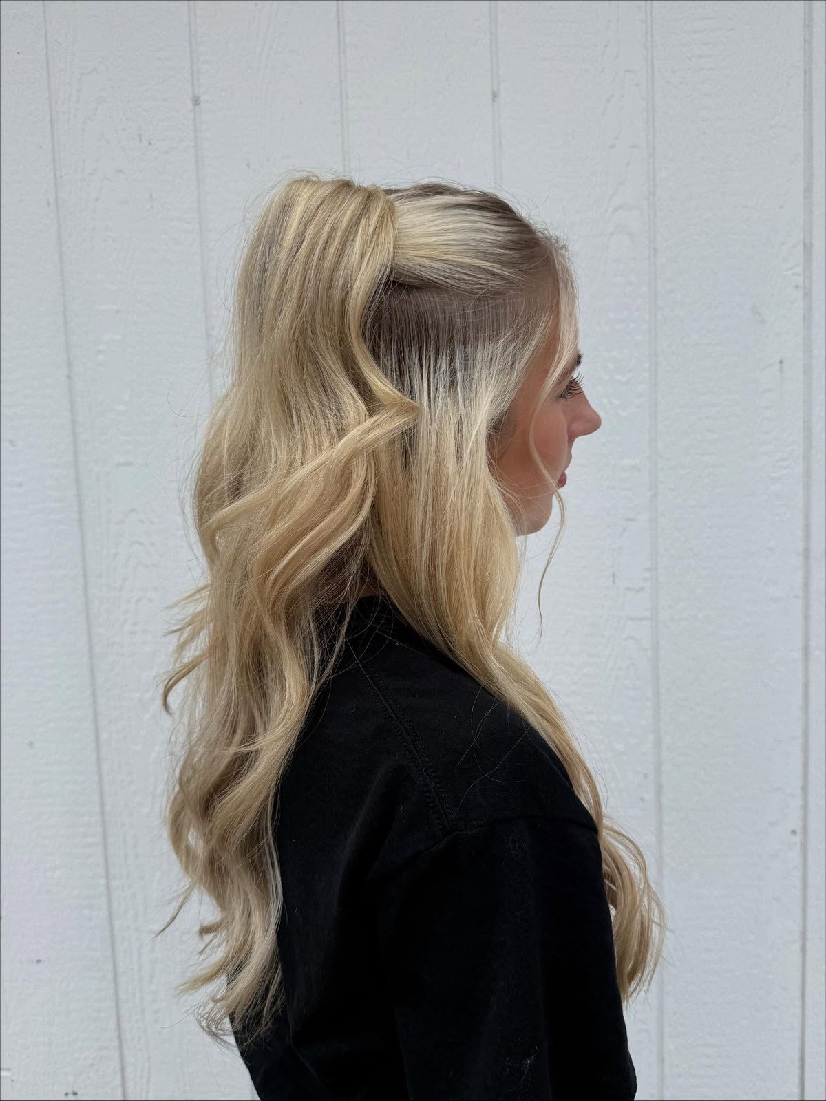 Blonde With Dark Roots And Lighter Ends Visual Idea Blonde With Dark Roots And Lighter Ends Visual Idea — Half Up Half Down Long Hair