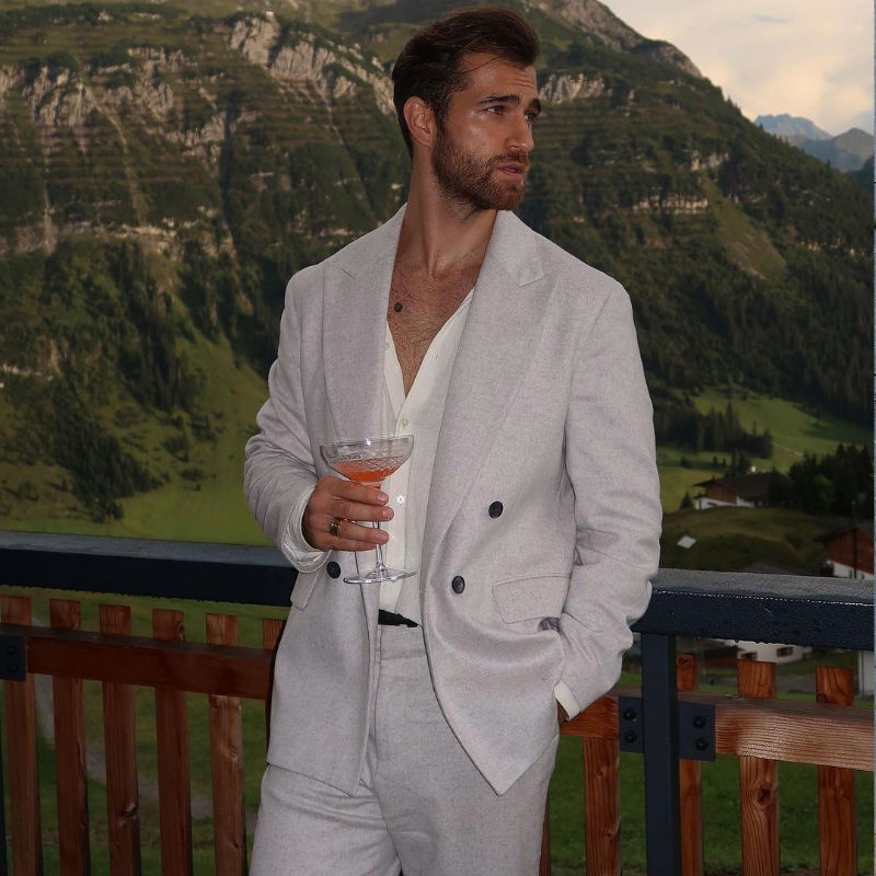 Double-Breasted Blazer and Cream Shirt for Evening Elegance Double-Breasted Blazer and Cream Shirt for Evening Elegance — Old Money Outfits for Men