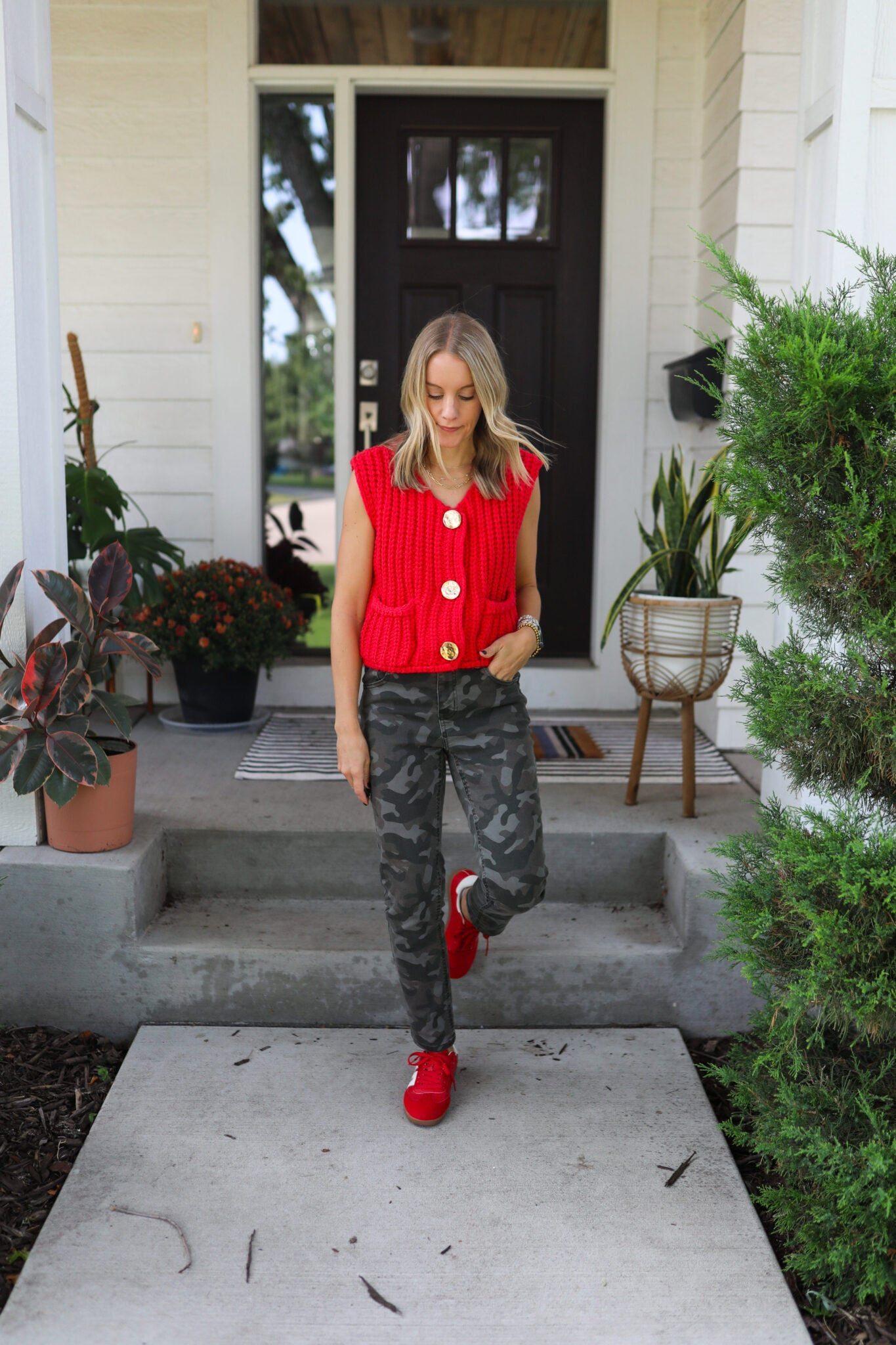 Camo Pants with Red Crochet Vest and Sneakers Camo Pants with Red Crochet Vest and Sneakers — Camo Outfits