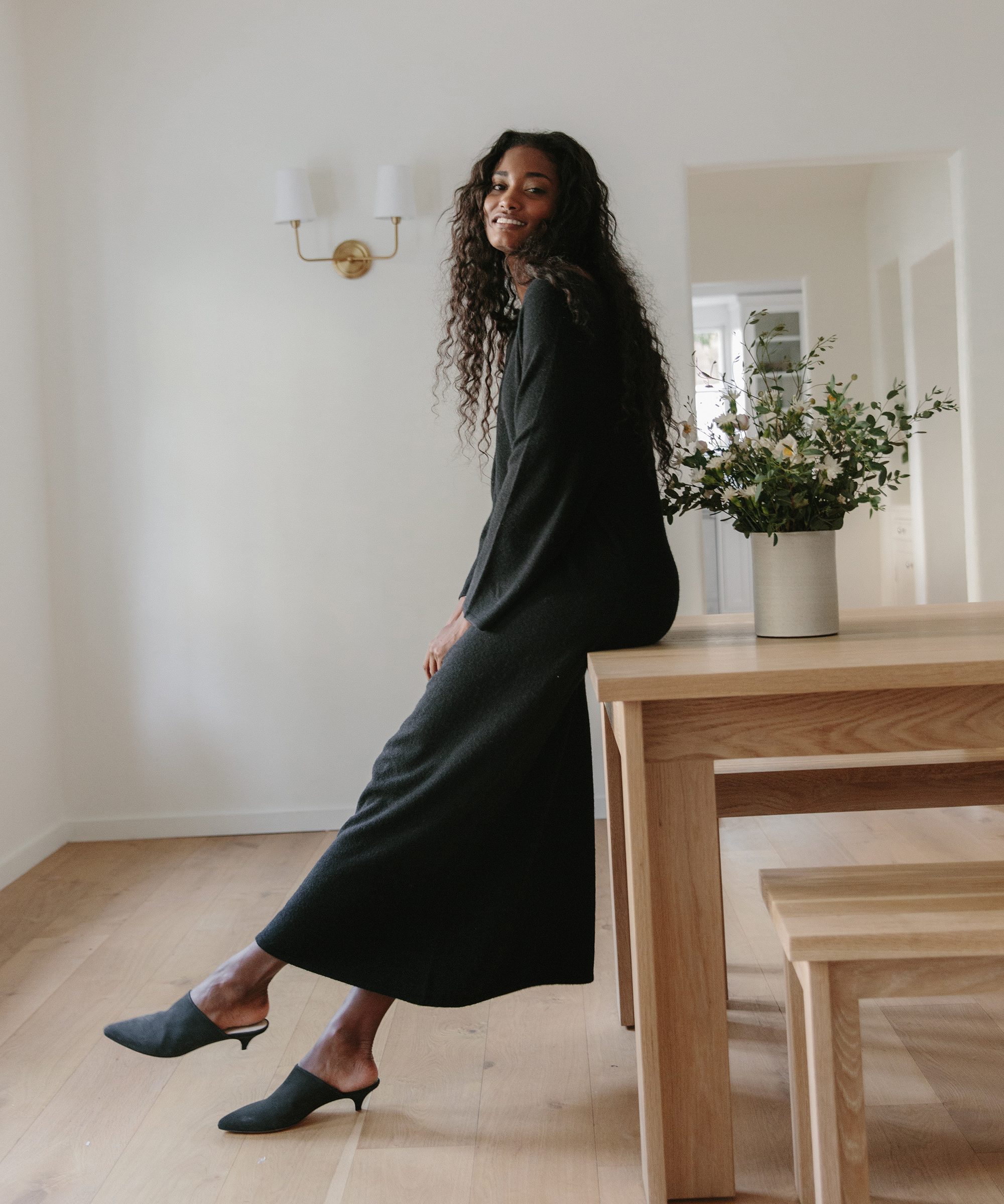 Understated Elegance: Knit Dress with Black Kitten Heel Mules Understated Elegance: Knit Dress with Black Kitten Heel Mules — Kitten Heels Outfits