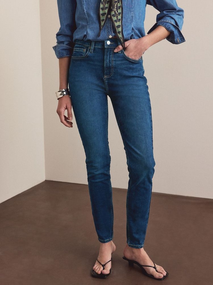 Blue Stretch Skinny Jeans with Denim Shirt and Scarf Blue Stretch Skinny Jeans with Denim Shirt and Scarf