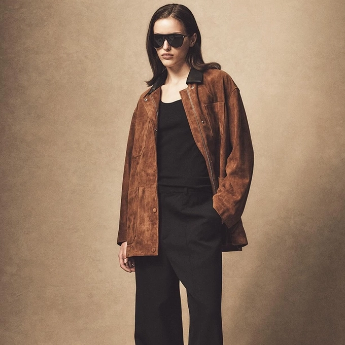 Oversized Suede Jacket for a Relaxed Workwear Aesthetic — Workwear Aesthetic Outfits