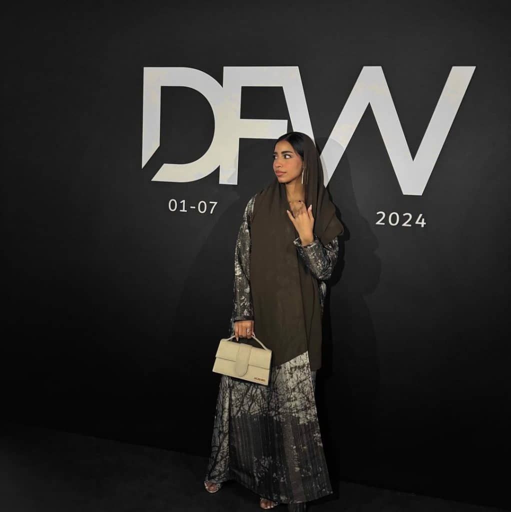 Fashion Event: Sequined Top and Pleated Skirt Fashion Event: Sequined Top and Pleated Skirt — Dubai Outfits