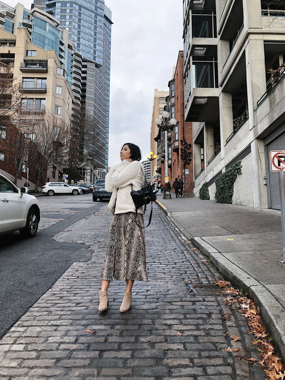 Cream Textured Jacket with Snake-Print Skirt for City Exploration Cream Textured Jacket with Snake-Print Skirt for City Exploration — Seattle Outfits
