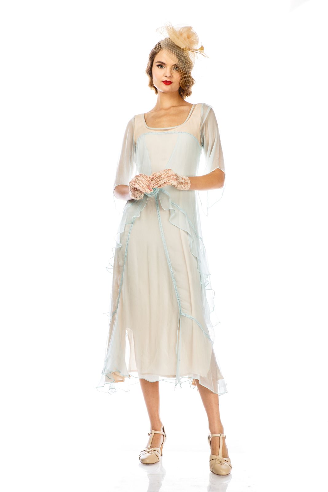 Sheer Ruffled Dress for an Elegant Evening Look Sheer Ruffled Dress for an Elegant Evening Look — Outfits for Women in Their 20s