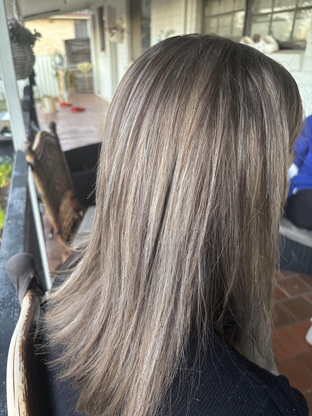 Collarbone Layers With Contrast Collarbone Layers With Contrast — Gray Blending for Dark Hair