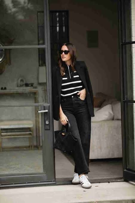 Casual Chic: Black Jeans with Striped Top and Draped Blazer Casual Chic: Black Jeans with Striped Top and Draped Blazer — Black Jeans Outfits