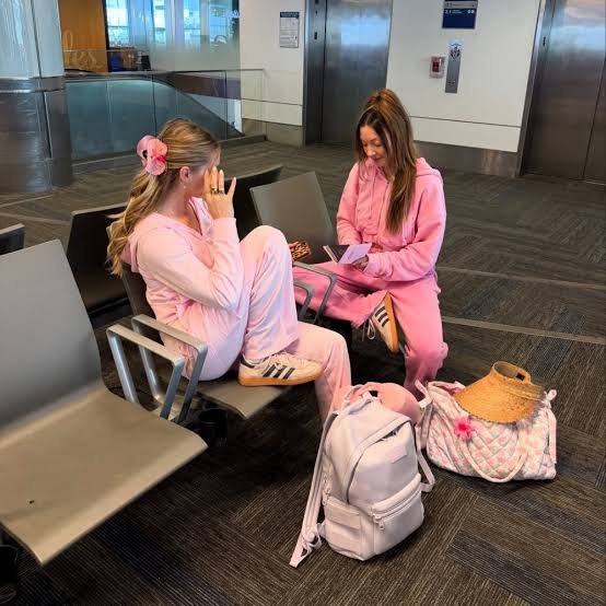 Travel Ready: Matching Tracksuits and a Light Pink Backpack — Backpack Outfits Women