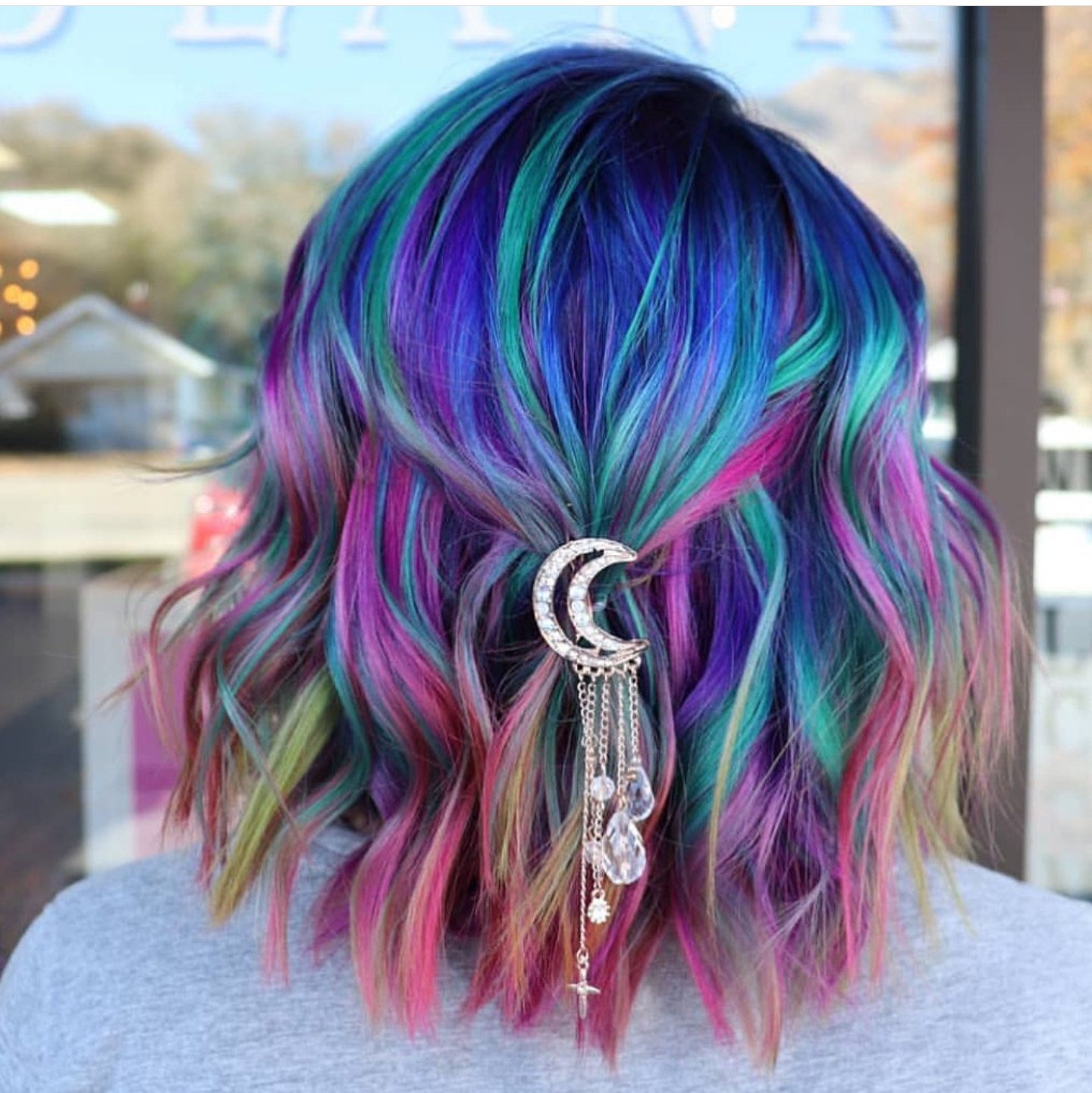 Wavy Rainbow Bob With Moon Clip Wavy Rainbow Bob With Moon Clip — Unicorn Hair
