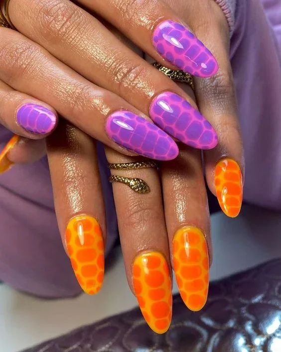 Vibrant Green Glossy Snake Print Vibrant Green Glossy Snake Print — Snake Print Nails