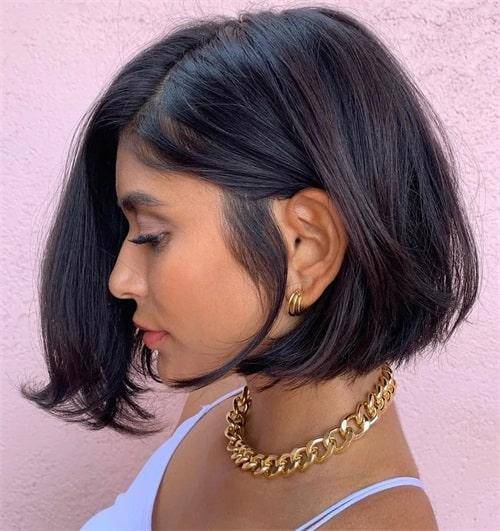Jaw-Length Sleek Blunt Bob Jaw-Length Sleek Blunt Bob — Haircuts for Diamond Faces