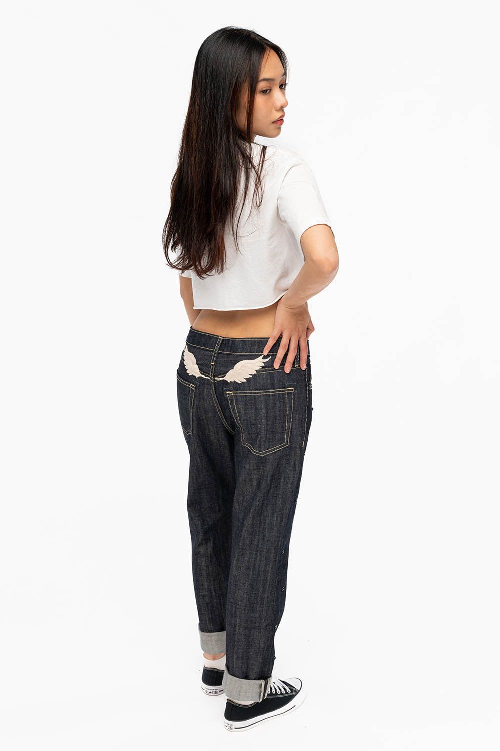 Crystal Embellished Jeans with Crop Top and Sneakers Crystal Embellished Jeans with Crop Top and Sneakers — Boyfriend Jeans