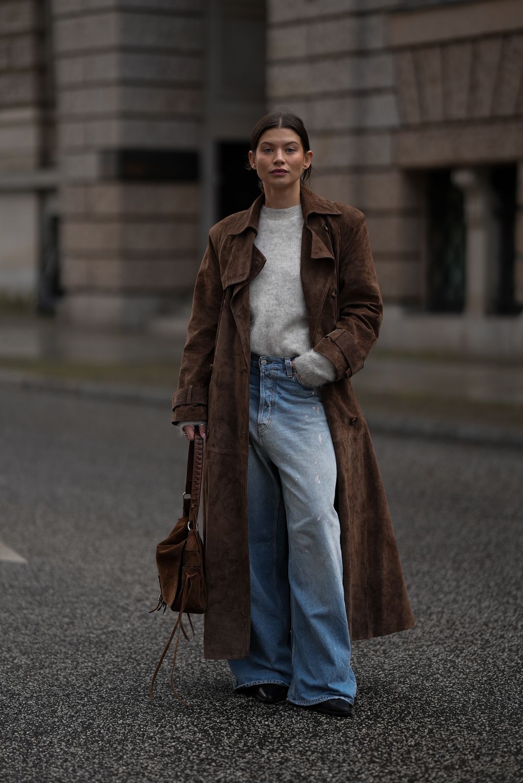 Cozy Layers: Wide Leg Jeans with a Suede Trench Coat — Light Wash Jeans Outfits