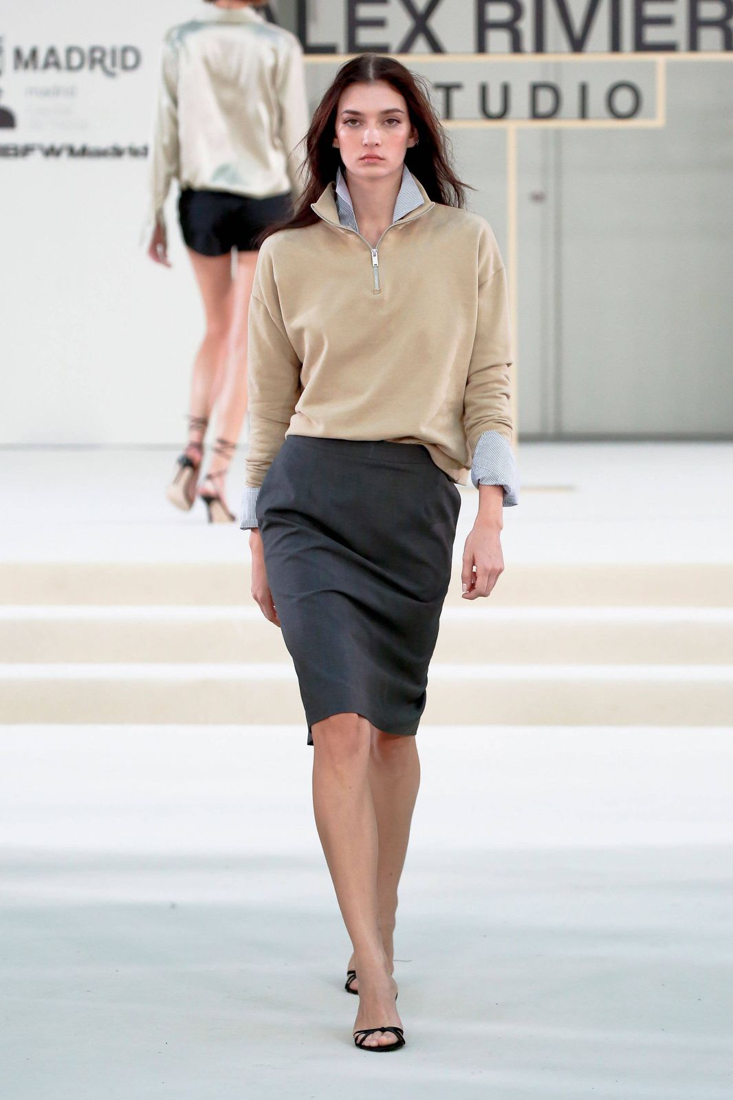 Layered Sweatshirt and Striped Shirt with Pencil Skirt Layered Sweatshirt and Striped Shirt with Pencil Skirt — Madrid Outfits