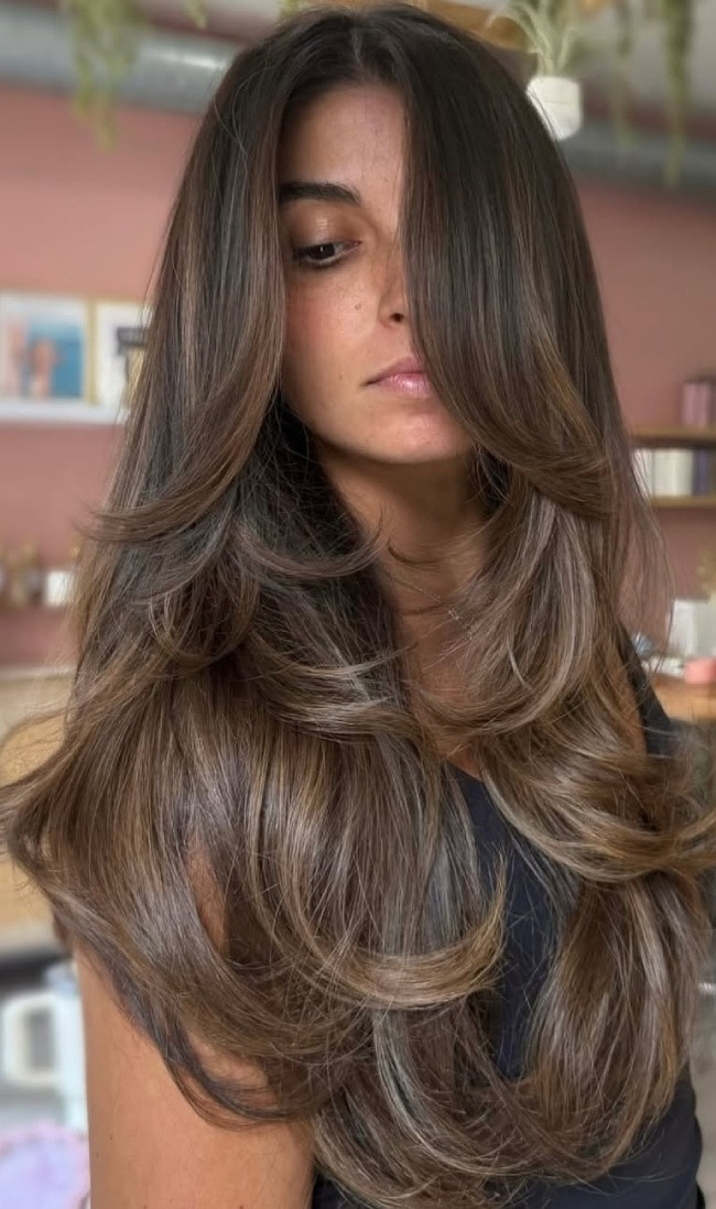 Voluminous Layers Honey Curtain Bangs — Dimensional Brunette