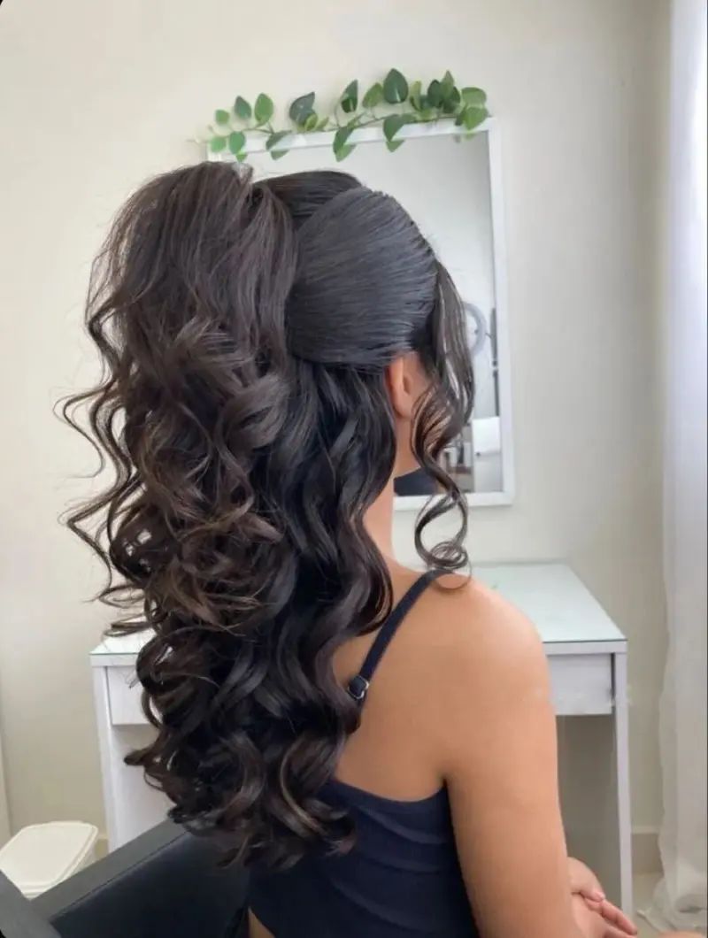 Dark Brown High Ponytail With Blonde Highlights Dark Brown High Ponytail With Blonde Highlights — Curly High Ponytail