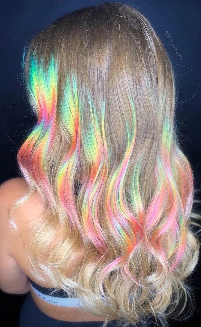 Collarbone Visual Idea — Holographic Hair