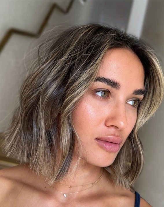 Dark Brown Bob With Contrast Highlights — Wavy Bob