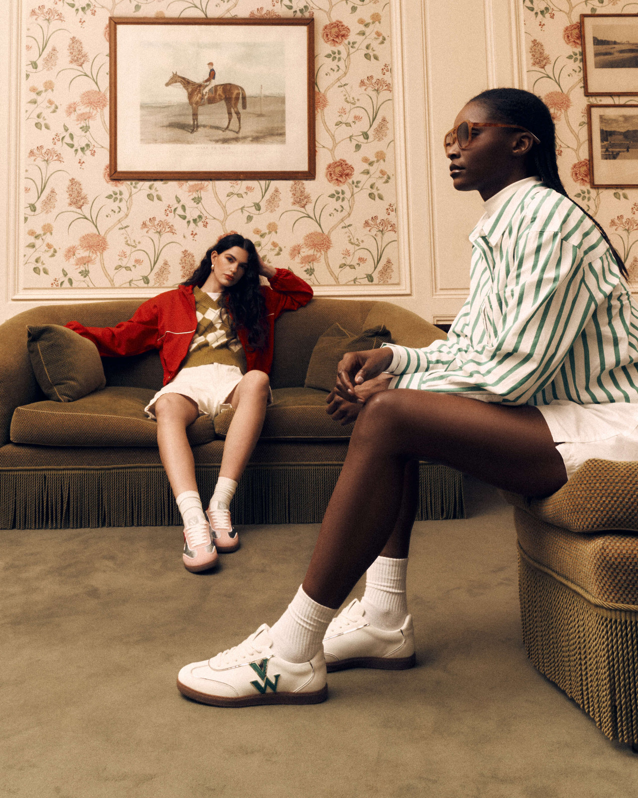 Striped Shirt, Shorts, and White Retro Sneakers — Retro Sneakers Outfits