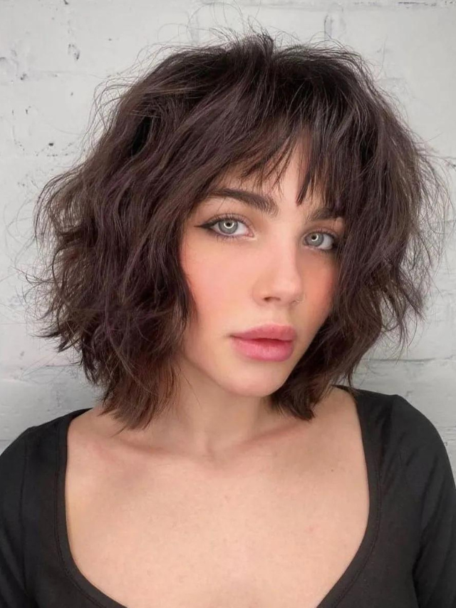 Messy Shag Bob With Violet Tones Messy Shag Bob With Violet Tones — Hairstyles for Women