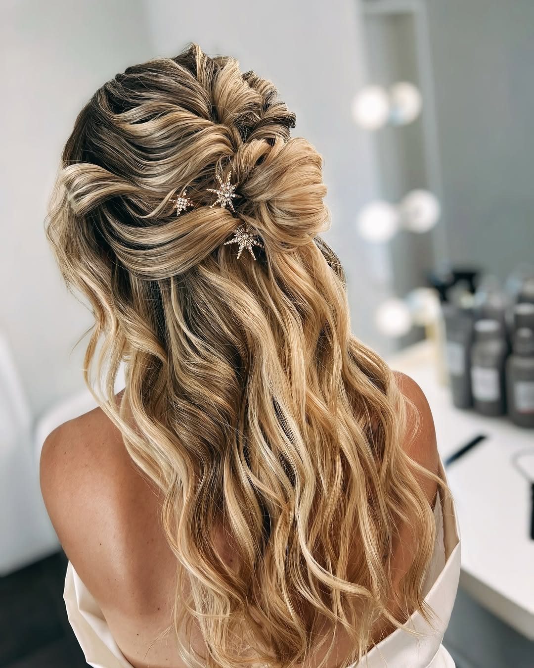 Ash Blonde With Golden Highlights Visual Idea Ash Blonde With Golden Highlights Visual Idea — Prom Hairstyles for Long Hair