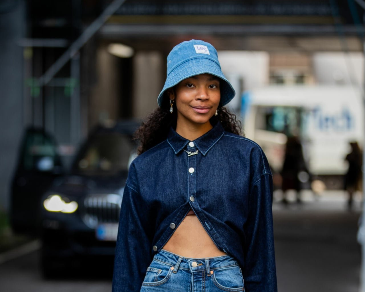 Layers Shoulder-Length Wavy Dark Brown with Denim Hat Layers Shoulder-Length Wavy Dark Brown with Denim Hat — Bucket Hat Hairstyles