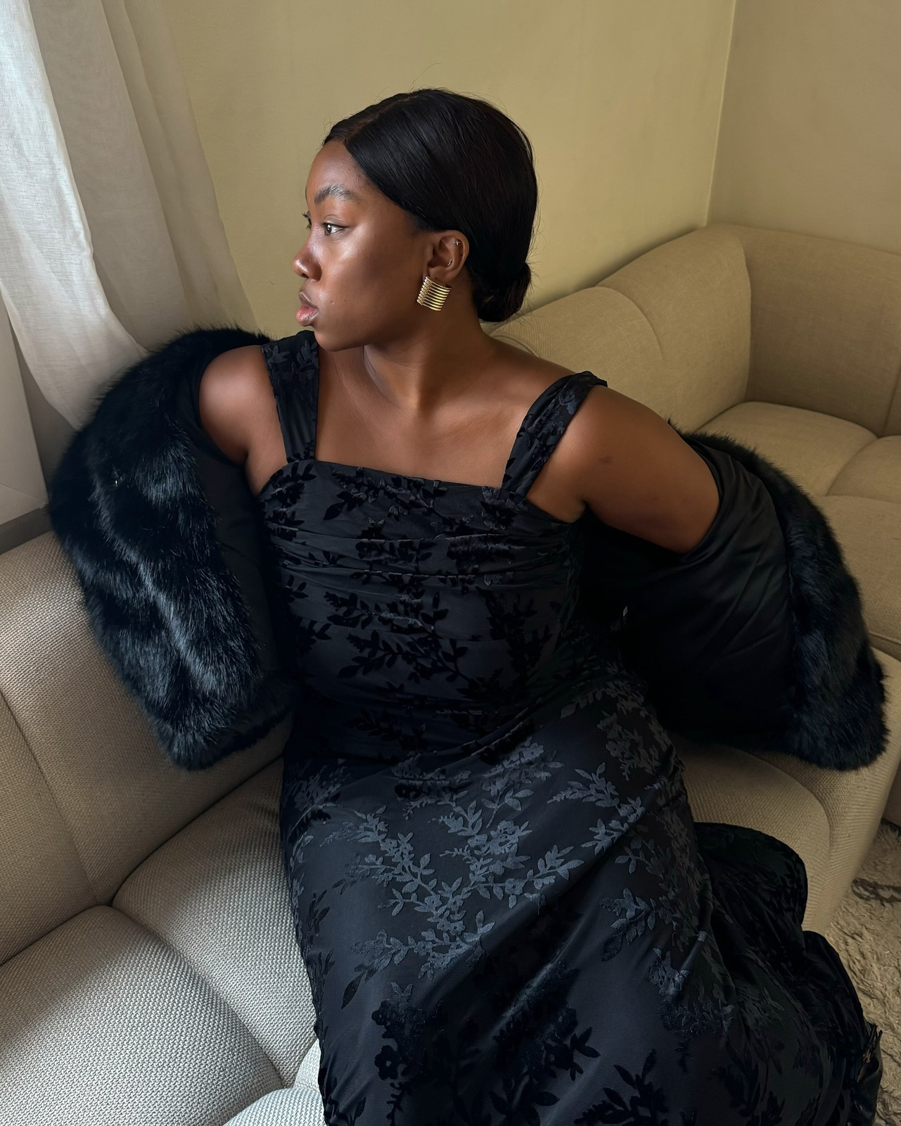 Gold Square Stud Earrings with a Black Velvet Burnout Dress Gold Square Stud Earrings with a Black Velvet Burnout Dress — Statement Earrings Outfits