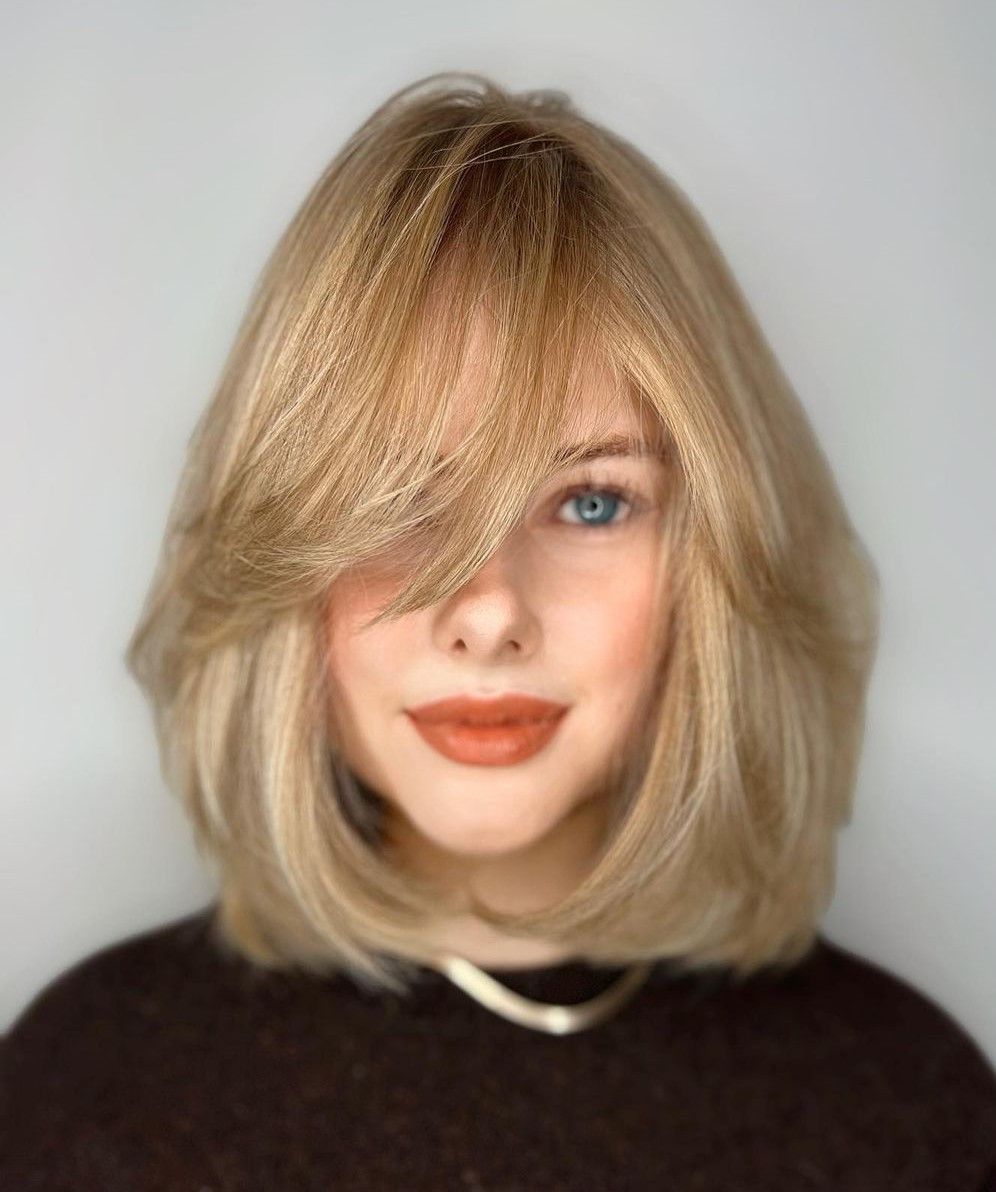 Golden Blonde With Highlights Visual Idea — Short Blonde Hair