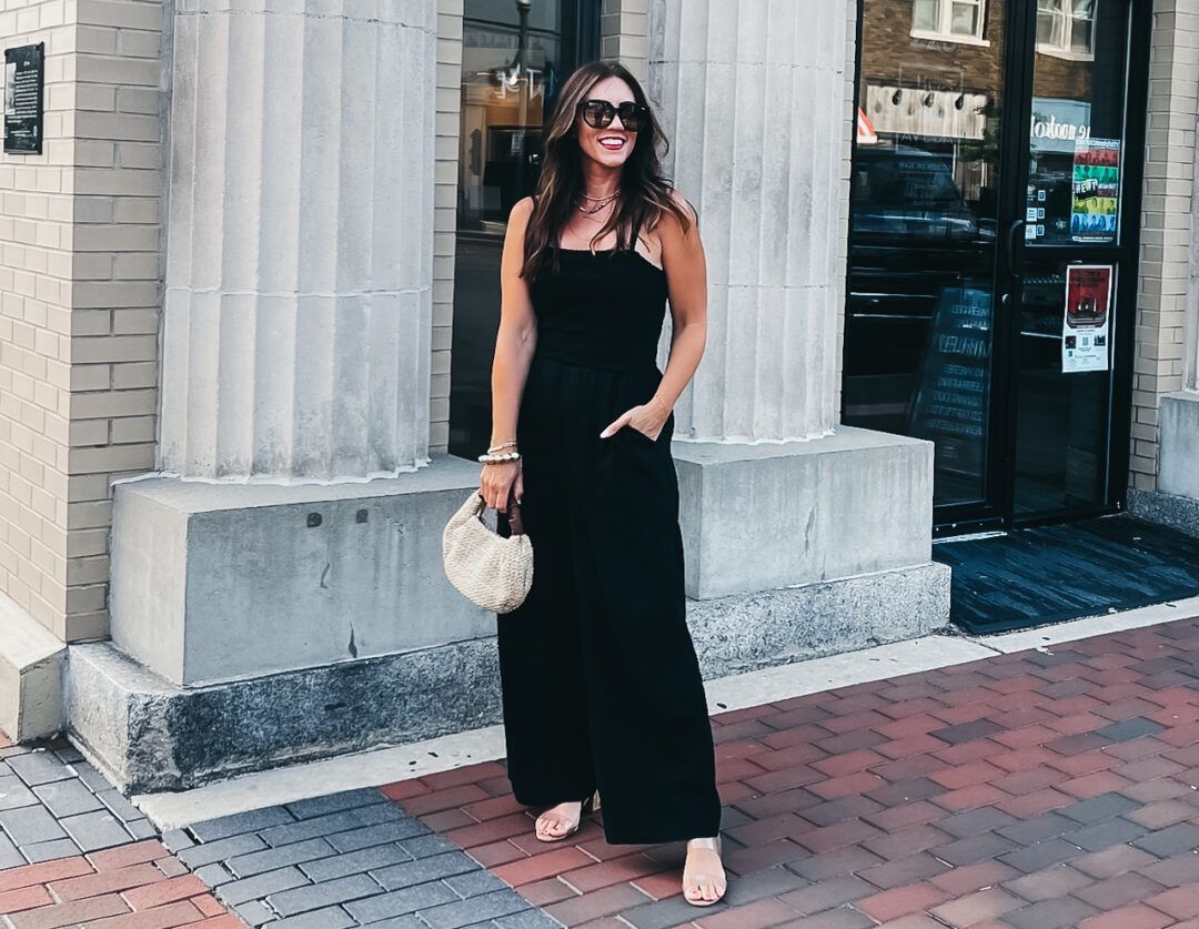 Chic Jumpsuit with Straw Tote — Round Sunglasses Outfits