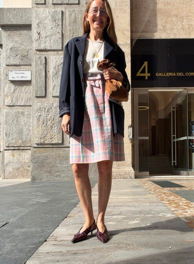 Smart Casual Midi Skirt with Oversized Blazer Smart Casual Midi Skirt with Oversized Blazer — Plaid Skirts