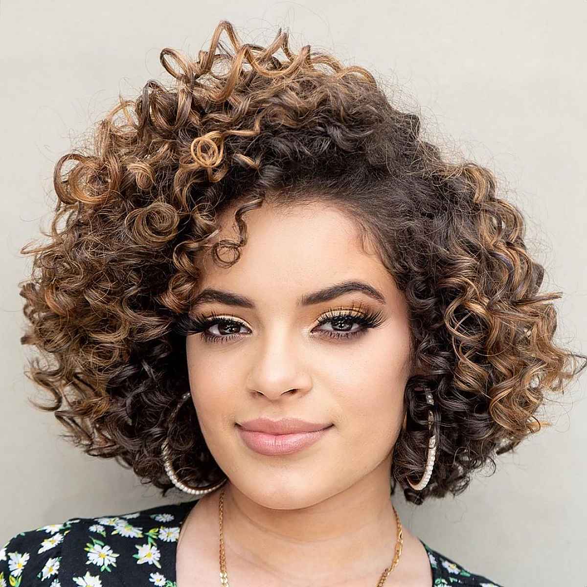 Chin Bob With Honey Highlights — 3B Hairstyles
