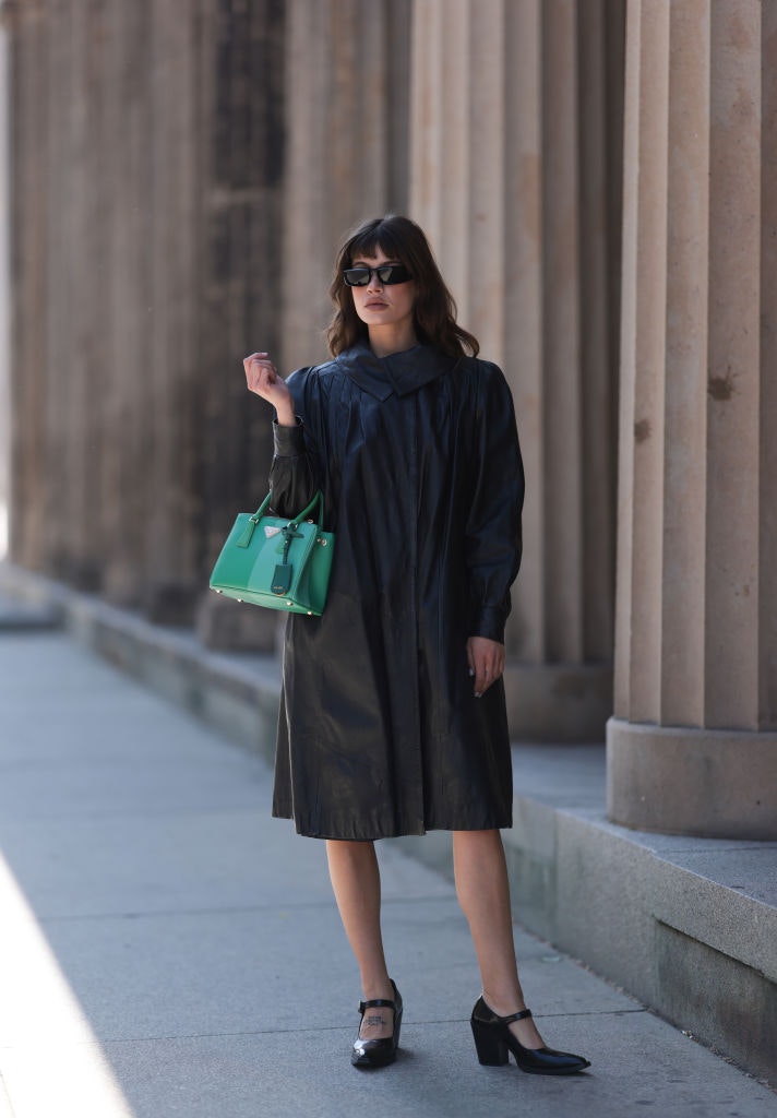 Chic Casual: Black Mary Janes with Leather Trench Coat Chic Casual: Black Mary Janes with Leather Trench Coat — Mary Jane Outfits