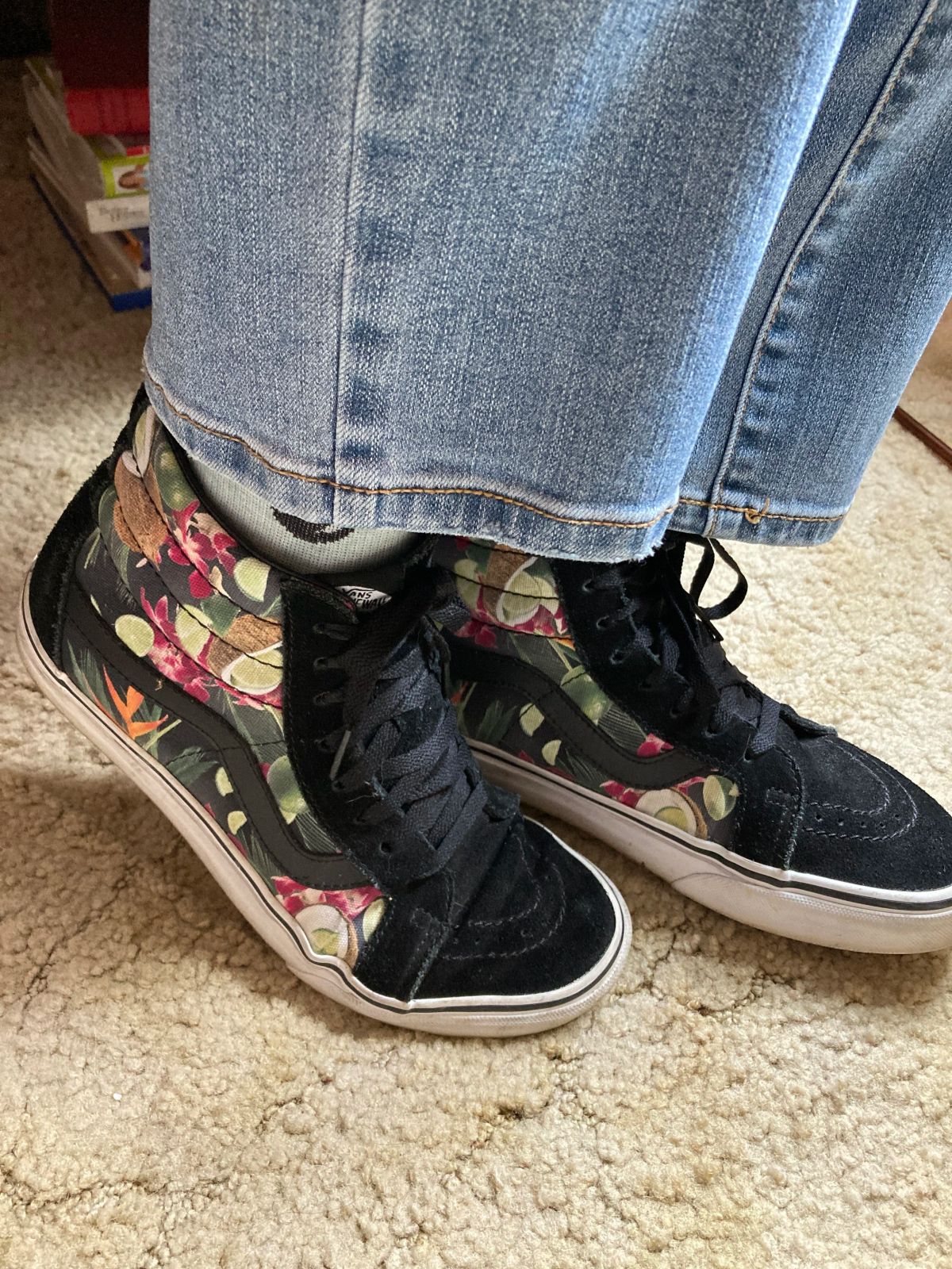 Floral Print High-Top Vans with Denim Jeans Floral Print High-Top Vans with Denim Jeans — Vans Outfits