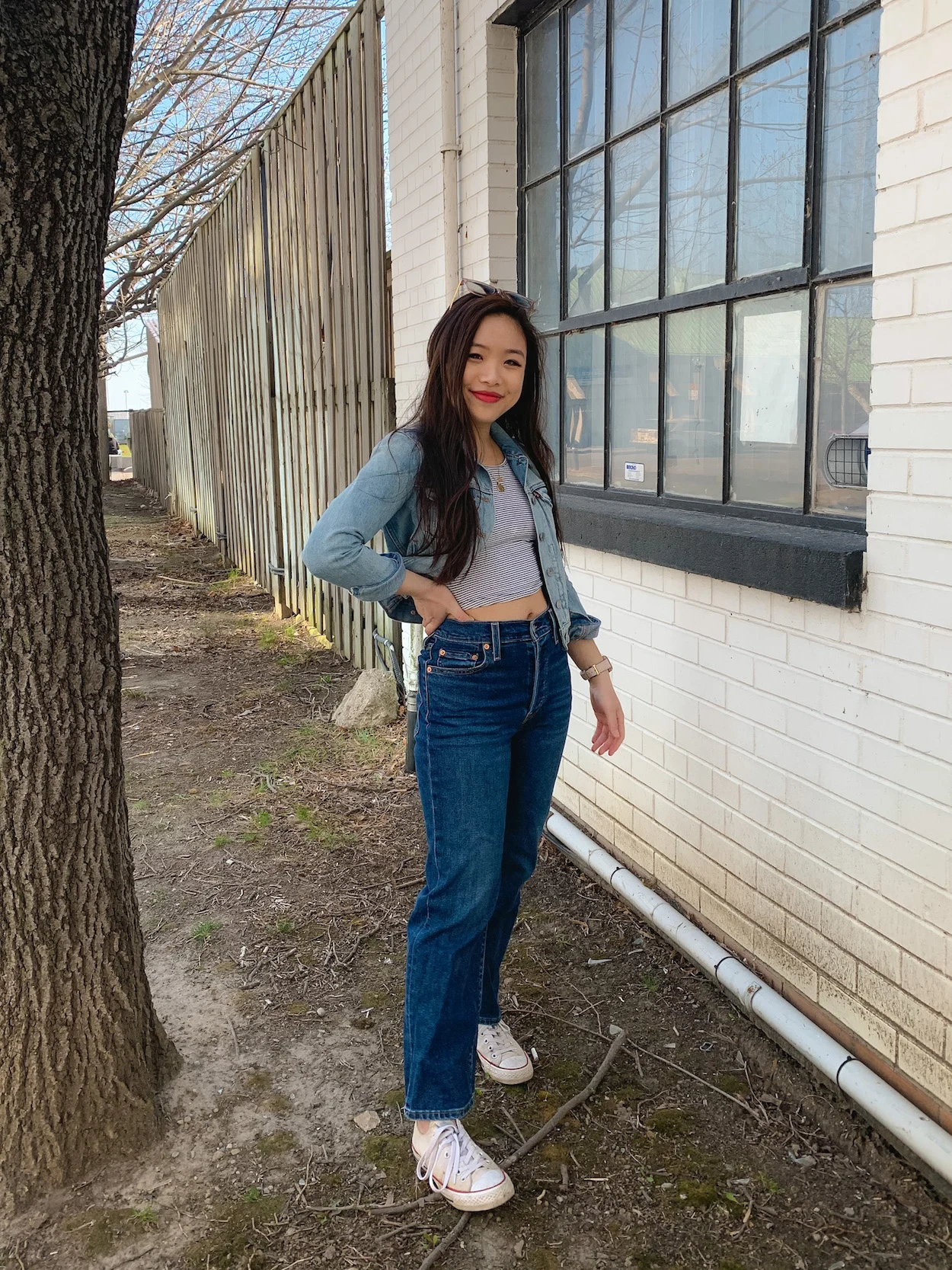 Denim Jacket and Stripes with White Sneakers for Everyday — Converse Outfits