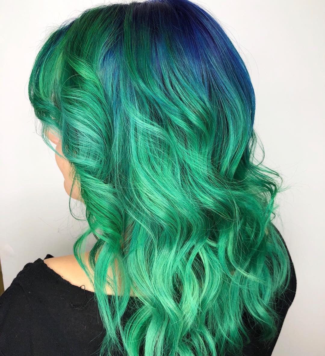 Shoulder Visual Idea Shoulder Visual Idea — Emerald Green Hair