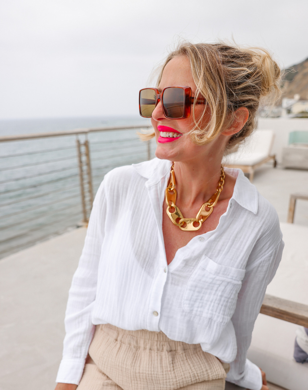 Elevated Neutrals: Loose White Shirt and Beige Trousers Elevated Neutrals: Loose White Shirt and Beige Trousers — Outfits for Women in Their 30s