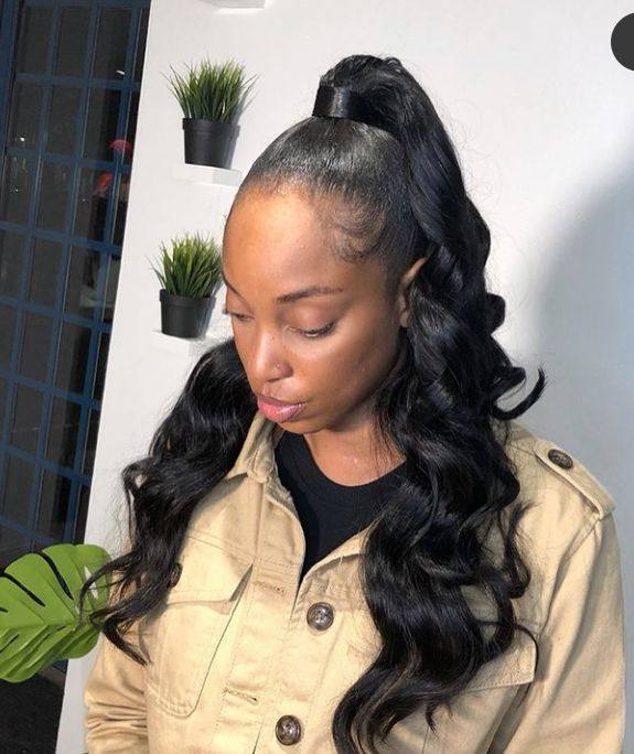 Mid-Back High Ponytail Voluminous Waves Mid-Back High Ponytail Voluminous Waves — Weave Ponytail