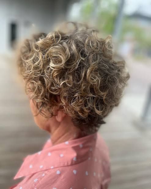 Chin Length Honey Blonde Layered Bob With Defined Curls Chin Length Honey Blonde Layered Bob With Defined Curls — Perms for Short Hair