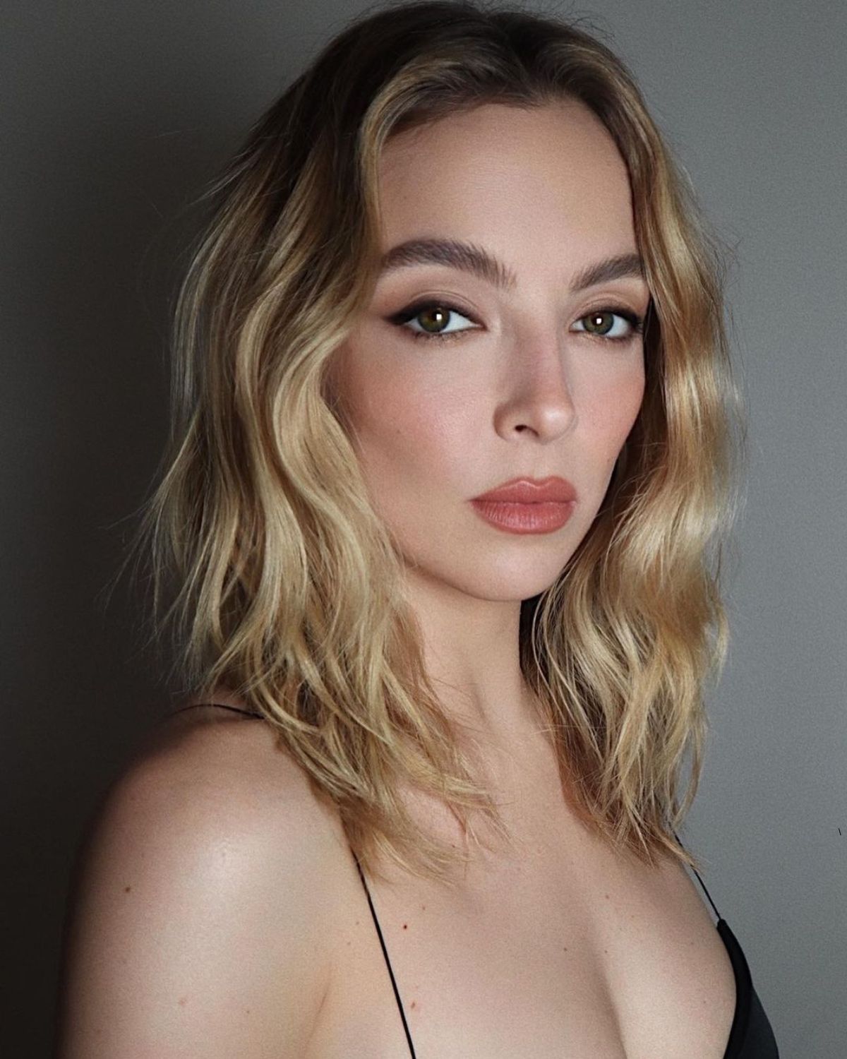 Blonde Bob With Loose Waves — Wavy Bob
