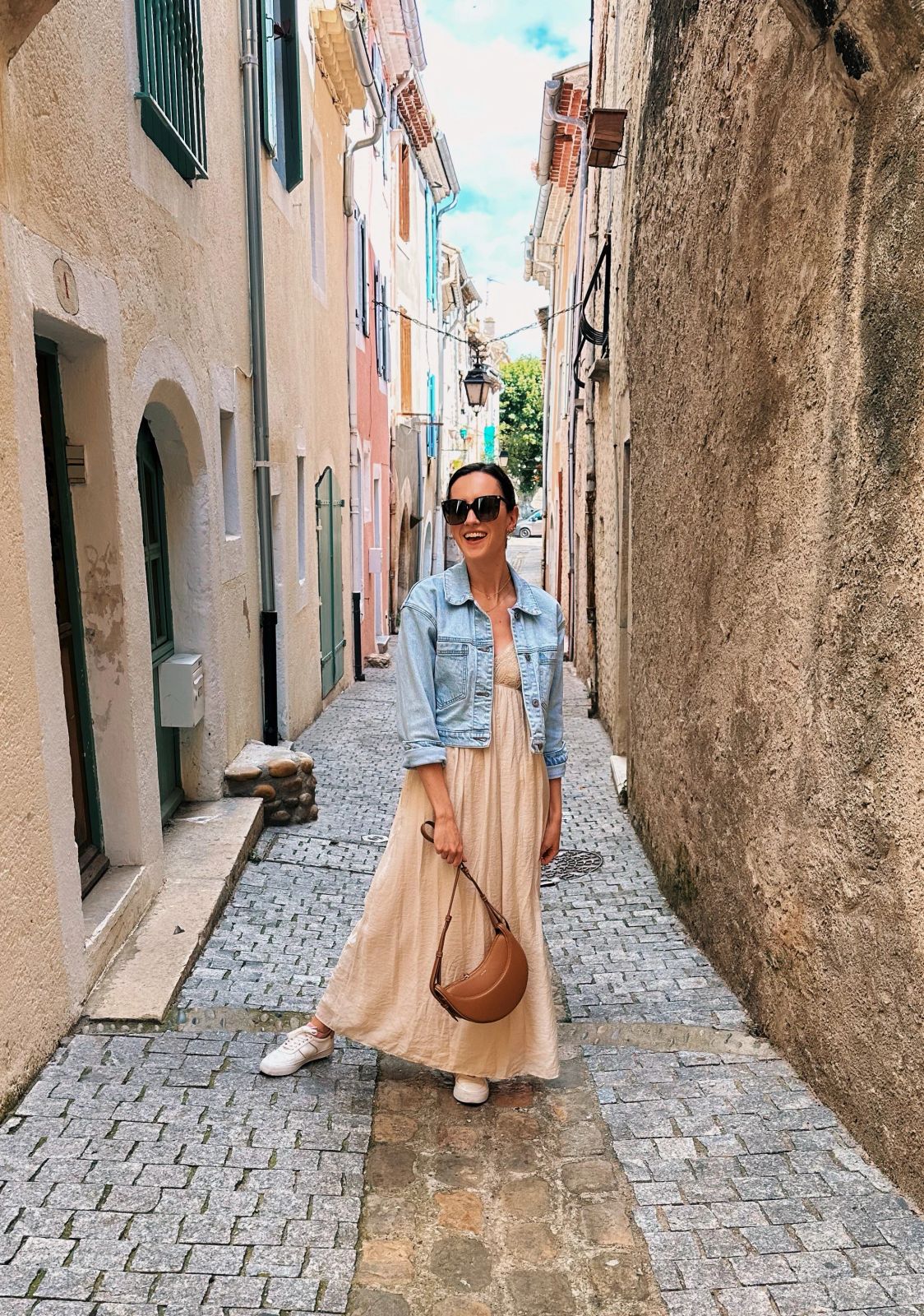 Maxi Dress and Denim Jacket for Casual Sightseeing Maxi Dress and Denim Jacket for Casual Sightseeing — Road Trip Outfits