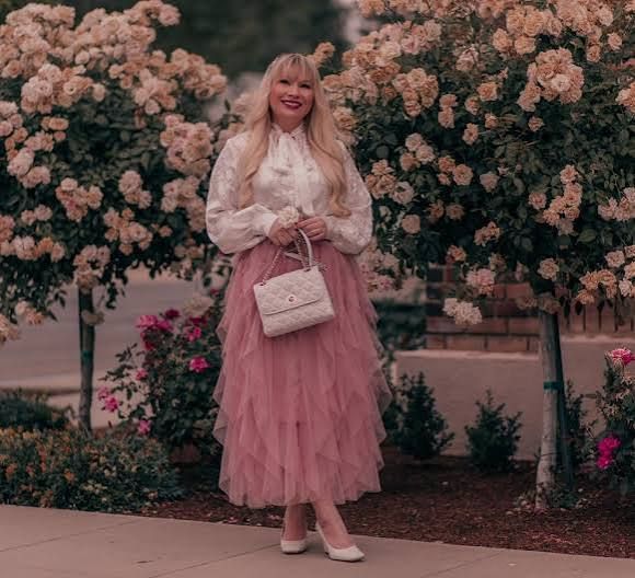 Elegant Daytime: Layered Pink Tulle Skirt with a Ruffled Blouse — Tulle Skirt Outfits