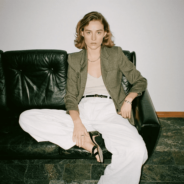 Khaki Blazer and White Trousers for a Crisp Workwear Look — Workwear Aesthetic Outfits