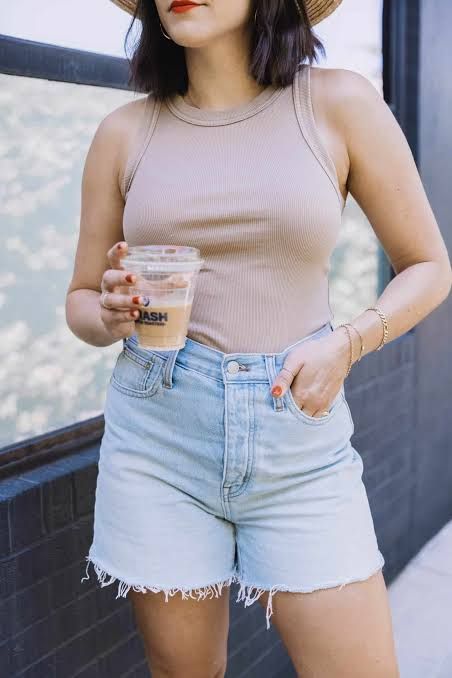 Ribbed Tank Top with High-Waisted Denim Shorts and Straw Hat — Outfits for Short Torso