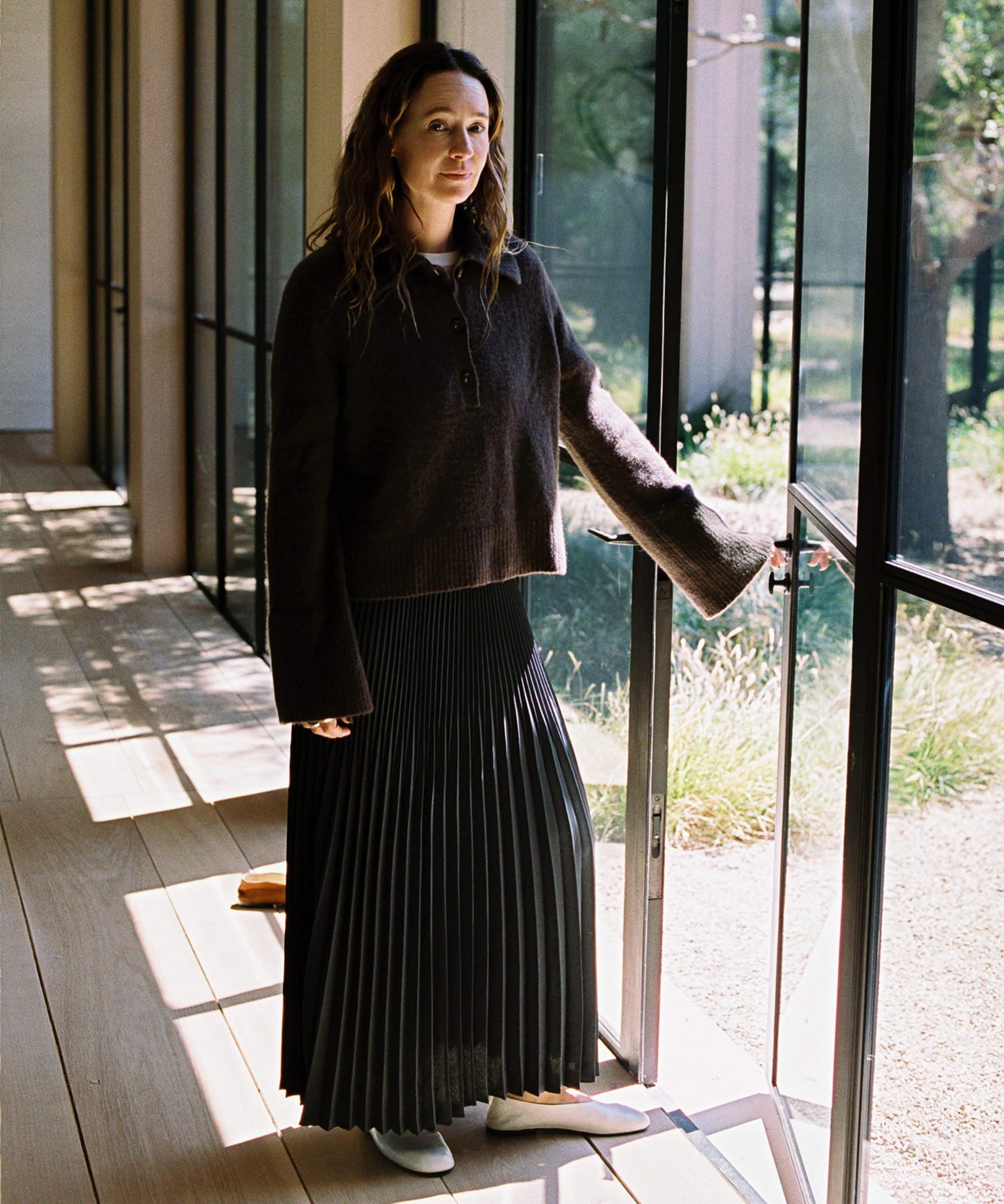 Monochromatic Grey Pleated Mini Skirt with Blazer — Pleated Skirt Outfits
