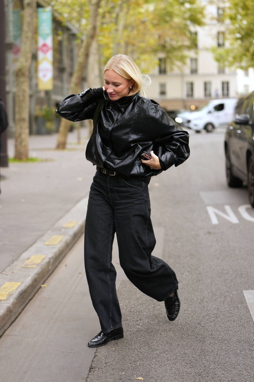 What To Wear With Black Jeans—6 Black Jeans Outfit Ideas - Parade