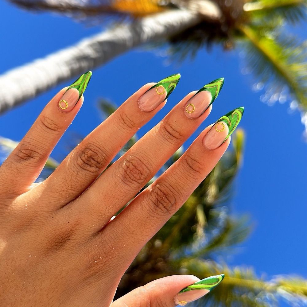 Summer Vacation Visual Idea — Miami Nails