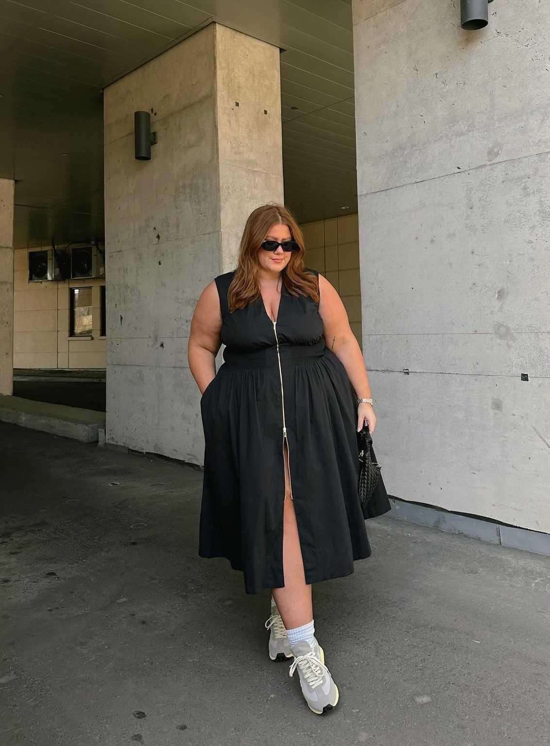 Sleeveless Black A-Line Midi Dress with Zipper Detail — Dresses for Apple Shape