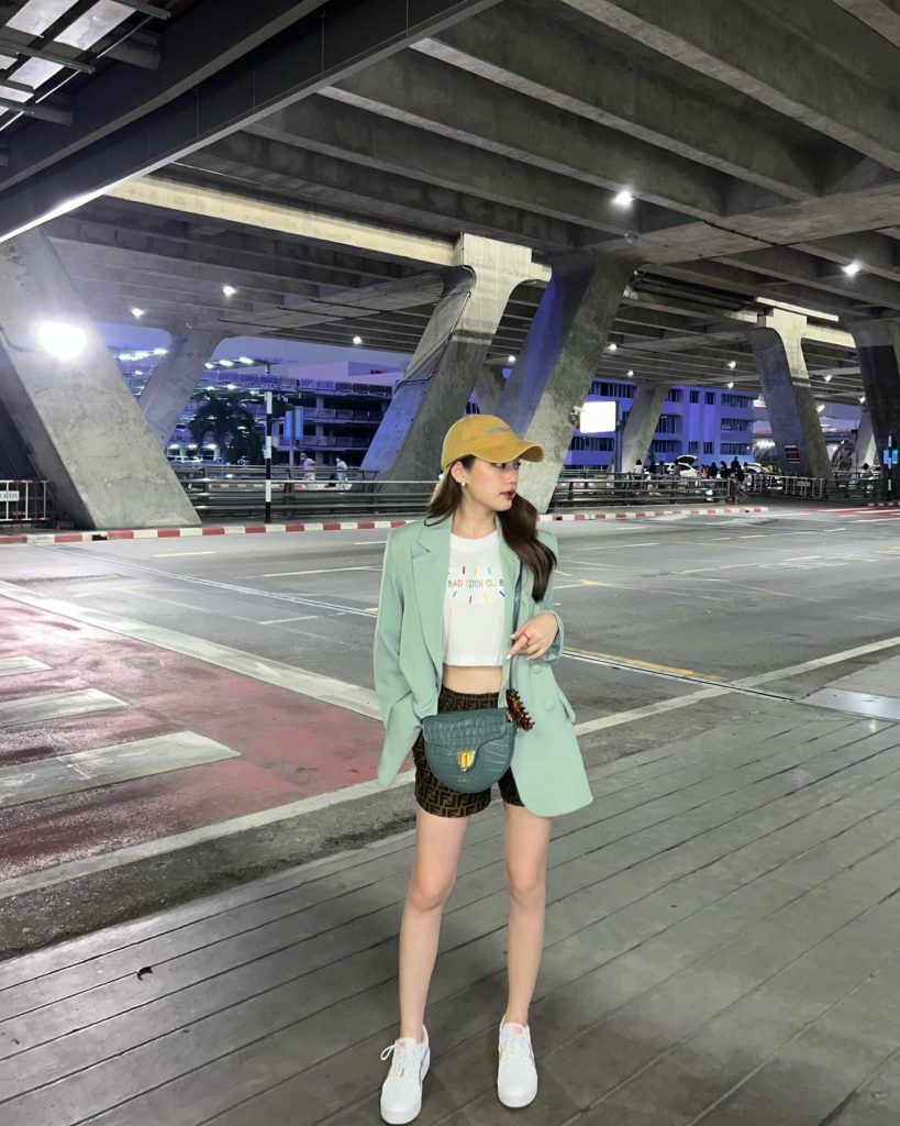 Oversized Mint Blazer for Travel Comfort — Thailand Outfits