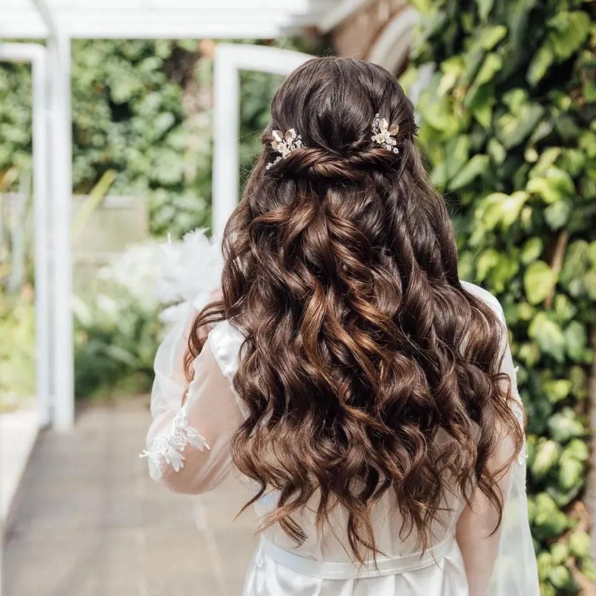 Mid-Back Visual Idea — Half Up Half Down with Curls