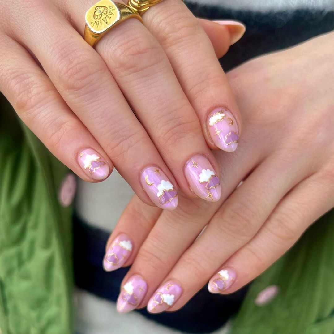 Shimmer Cloud with Gold Outline Nails Shimmer Cloud with Gold Outline Nails — Cloud Nails